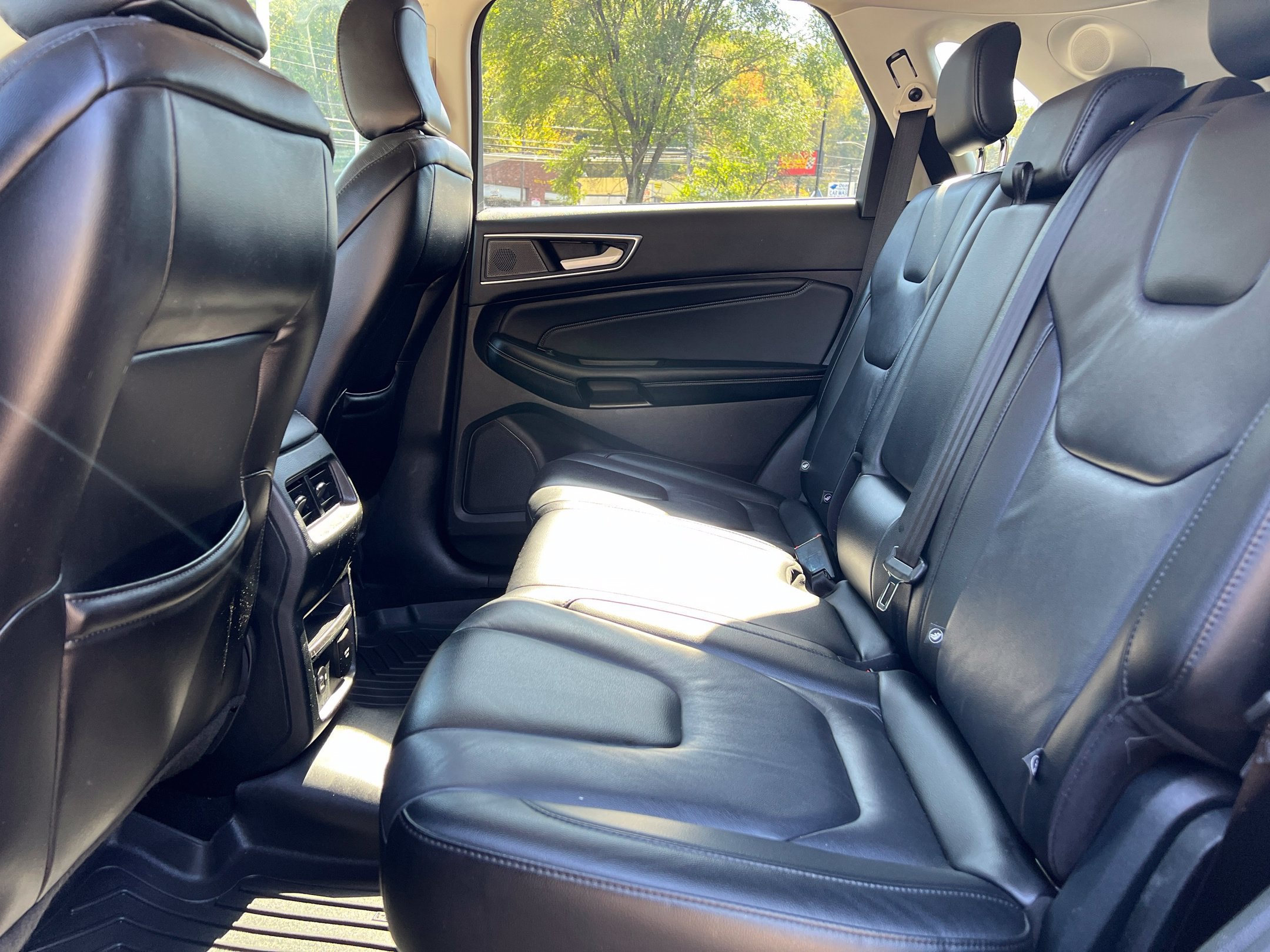 Used 2022 Ford Edge Titanium AWD/4WD image 25