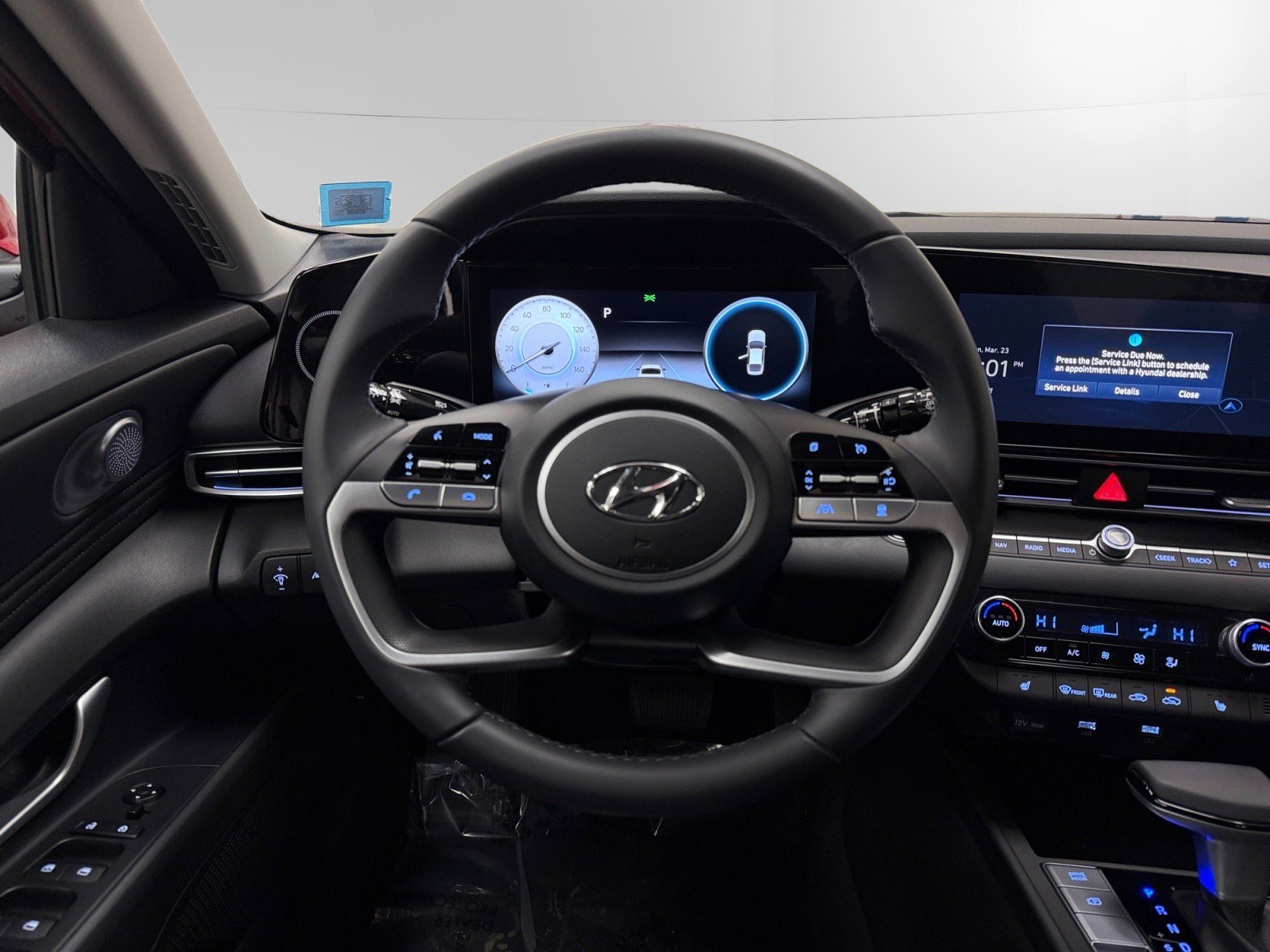 Certified 2023 Hyundai Elantra Limited w/ Preferred Accessory Package image 12