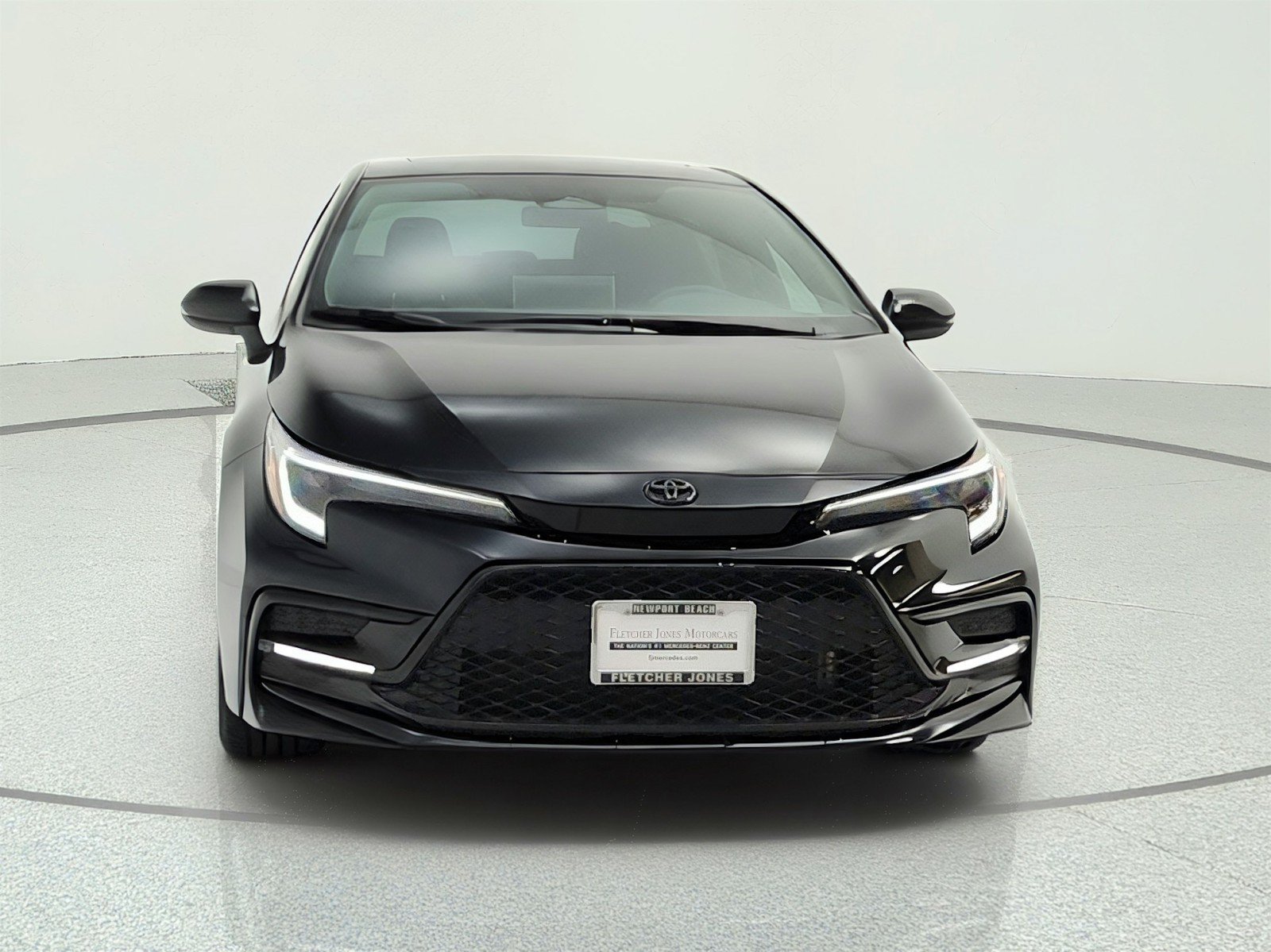 Used 2025 Toyota Corolla SE w/ SE Premium Package FWD image 2
