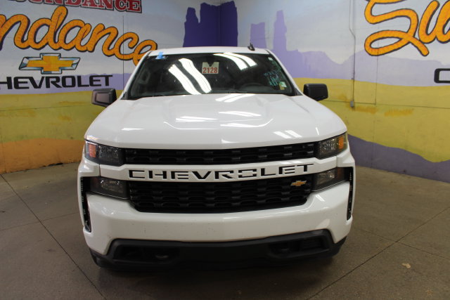 Used 2019 Chevrolet Silverado 1500 Custom w/ Custom Value Package AWD/4WD image 3