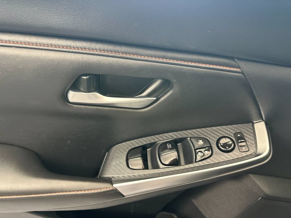 Used 2025 Nissan Sentra SR FWD image 10