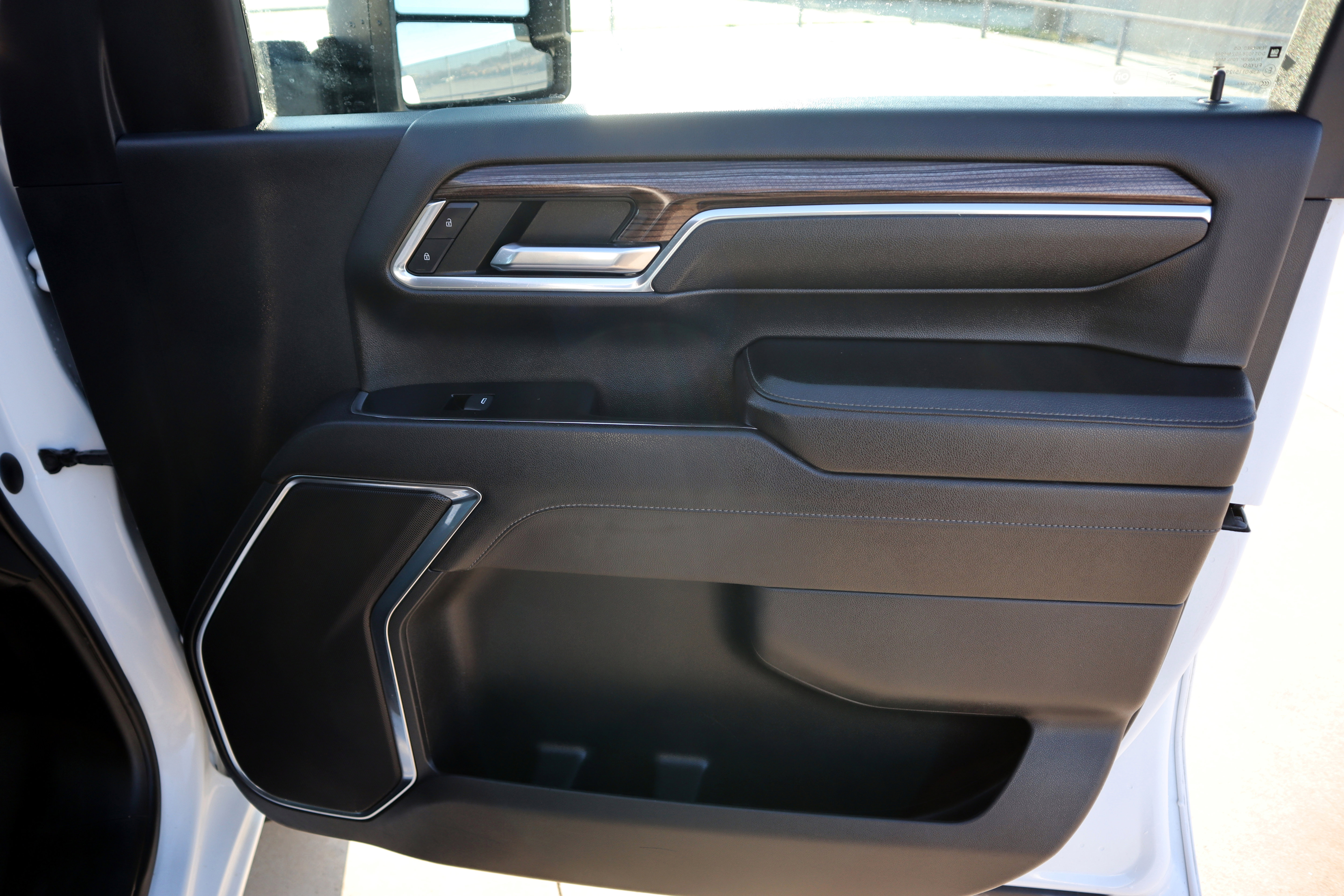 Used 2024 Chevrolet Silverado 3500 LT w/ Convenience Package image 11