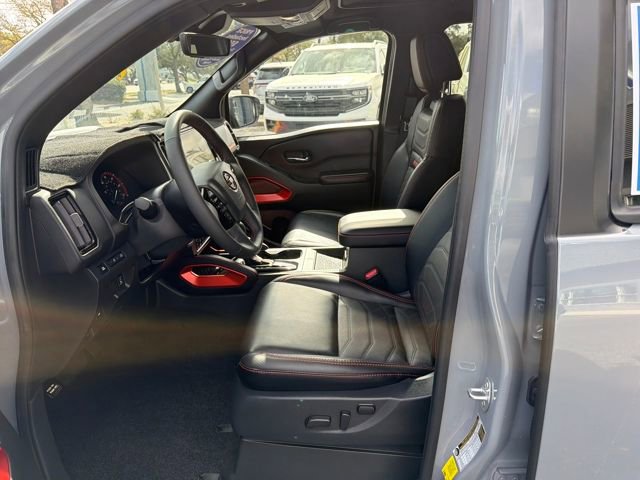 Used 2025 Nissan Frontier PRO-4X w/ Pro Premium Package image 10