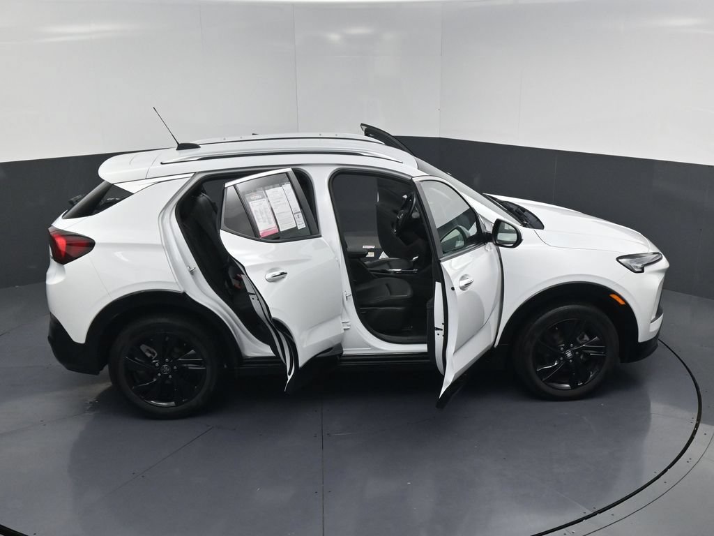 Used 2024 Buick Encore GX Sport Touring FWD image 27