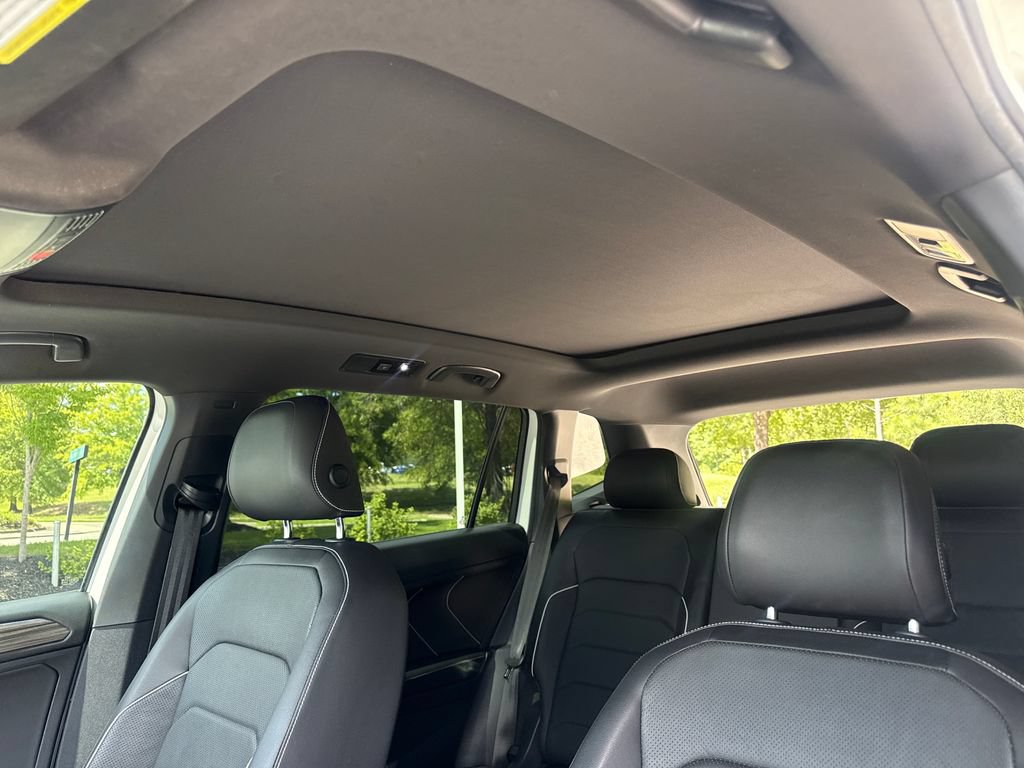 Used 2022 Volkswagen Tiguan SEL R-Line AWD/4WD image 31