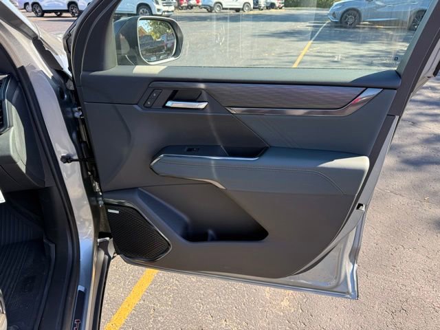 New 2026 GMC Acadia AT4 w/ LPO, Floor Liner Package image 18