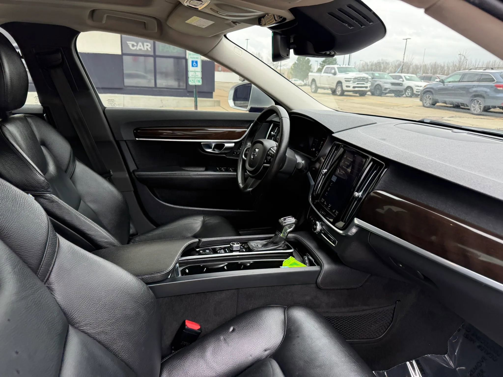 Used 2017 Volvo S90 T5 Momentum w/ Protection Package FWD image 25