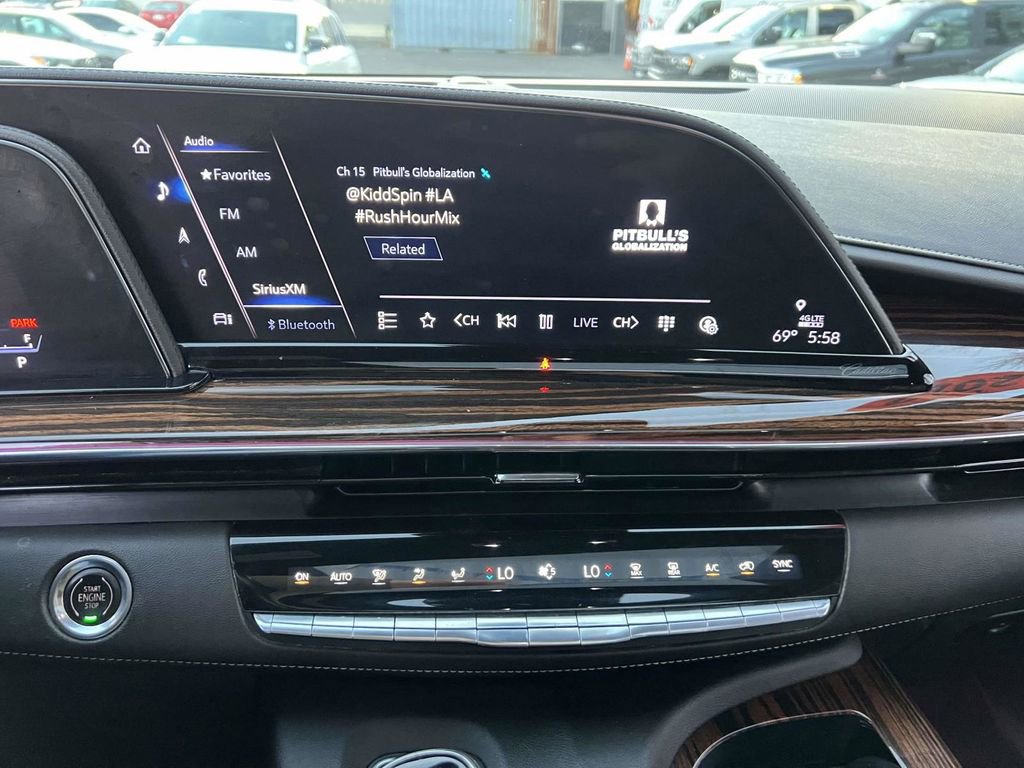 Used 2022 Cadillac Escalade ESV Premium Luxury image 25