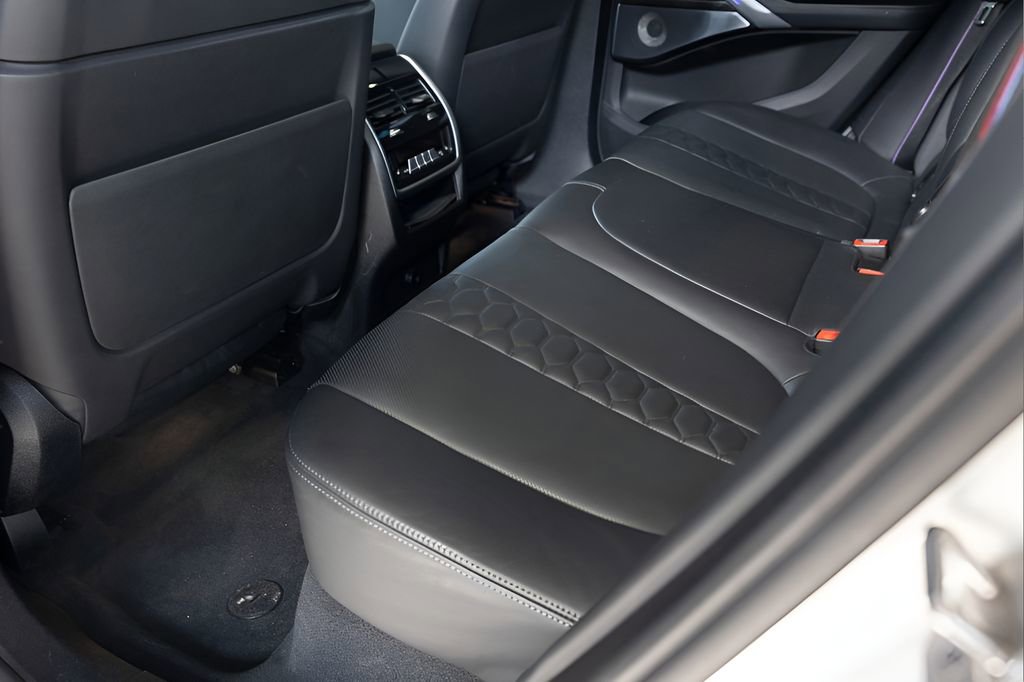 Used 2021 BMW X6 M w/ Competition Package image 58