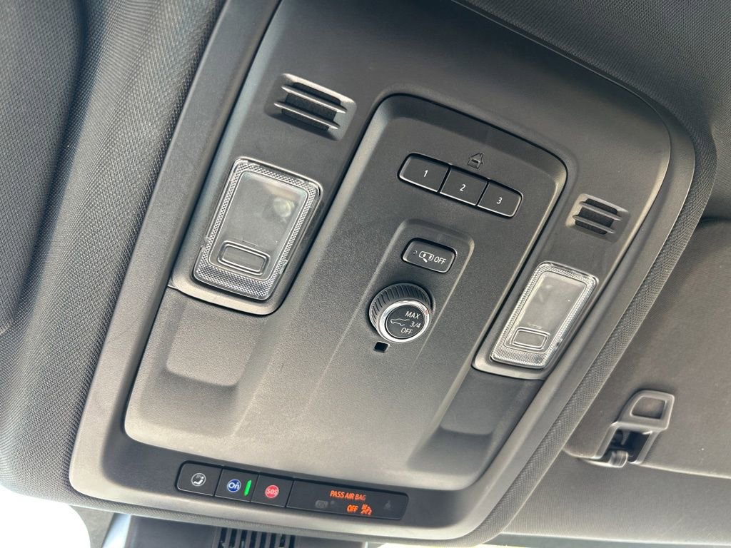 Used 2023 Chevrolet Suburban LT image 31