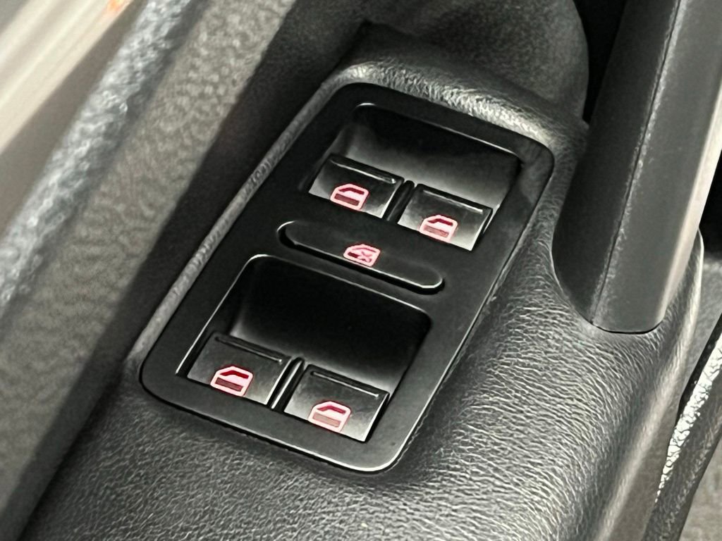 Used 2014 Volkswagen Passat 2.5 S image 13