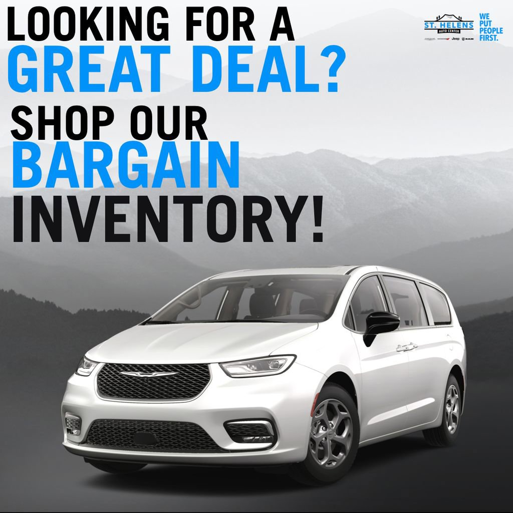 Used 2023 Chrysler Pacifica Pinnacle image 5