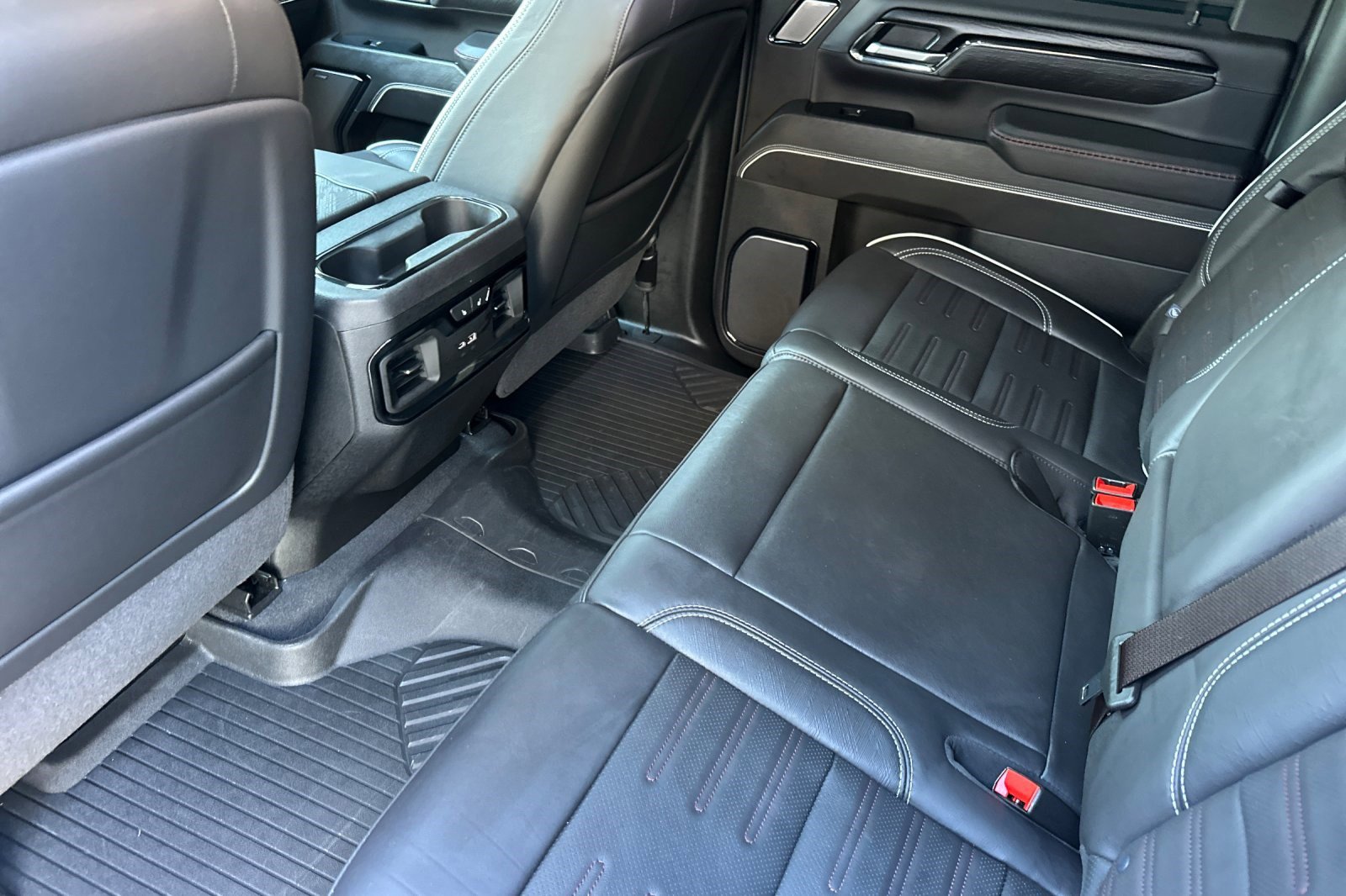 Used 2024 GMC Sierra 2500 AT4X w/ AT4X AEV Edition image 15