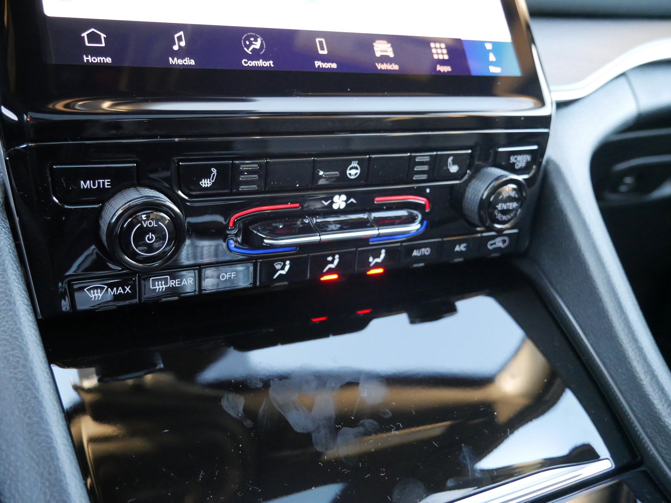 New 2025 Jeep Grand Cherokee L Limited w/ Black Appearance Package image 15