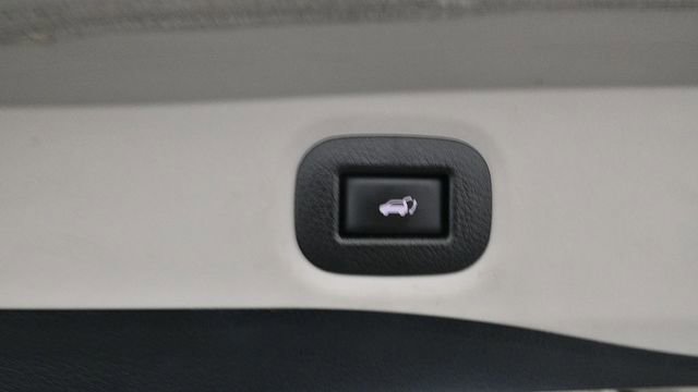 Used 2019 Nissan Rogue SV AWD/4WD image 15