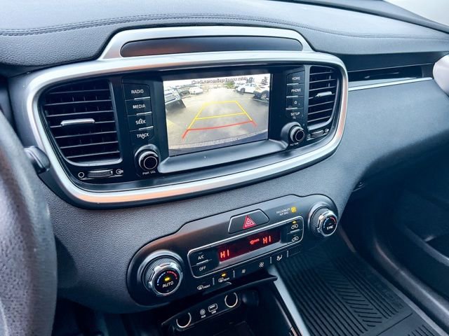 Used 2019 Kia Sorento LX image 21