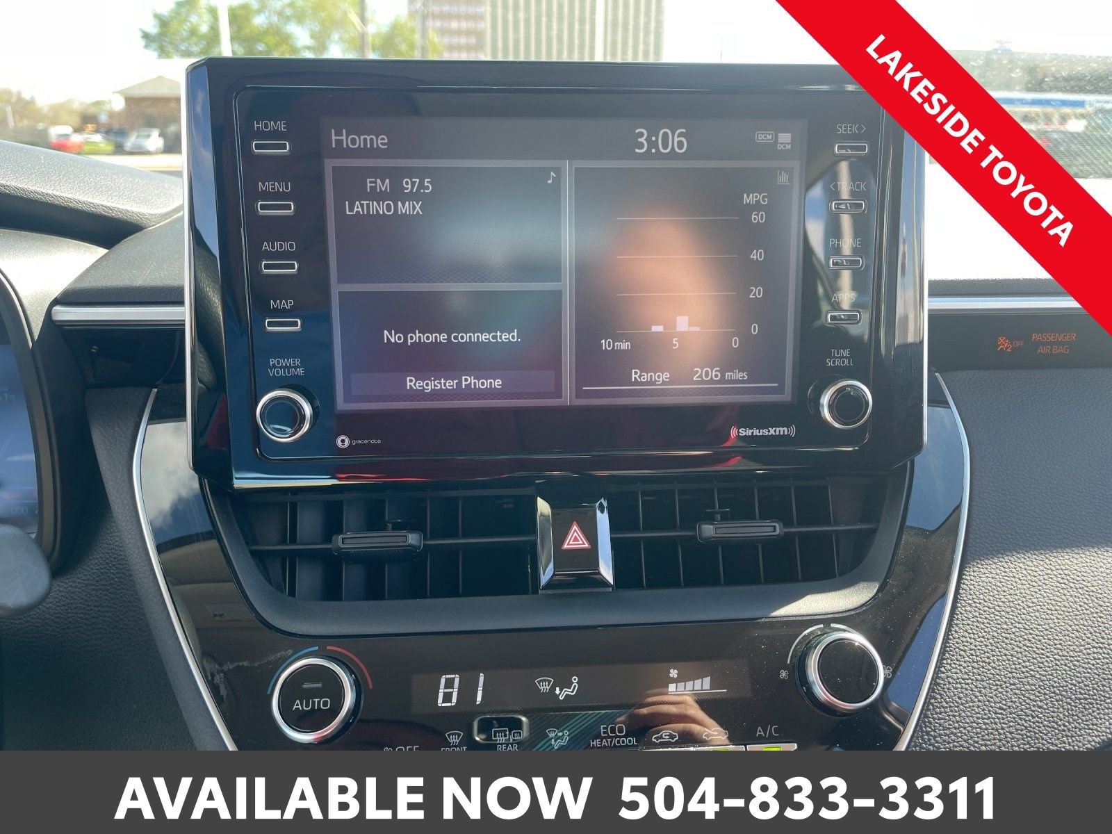 Used 2021 Toyota Corolla LE image 32