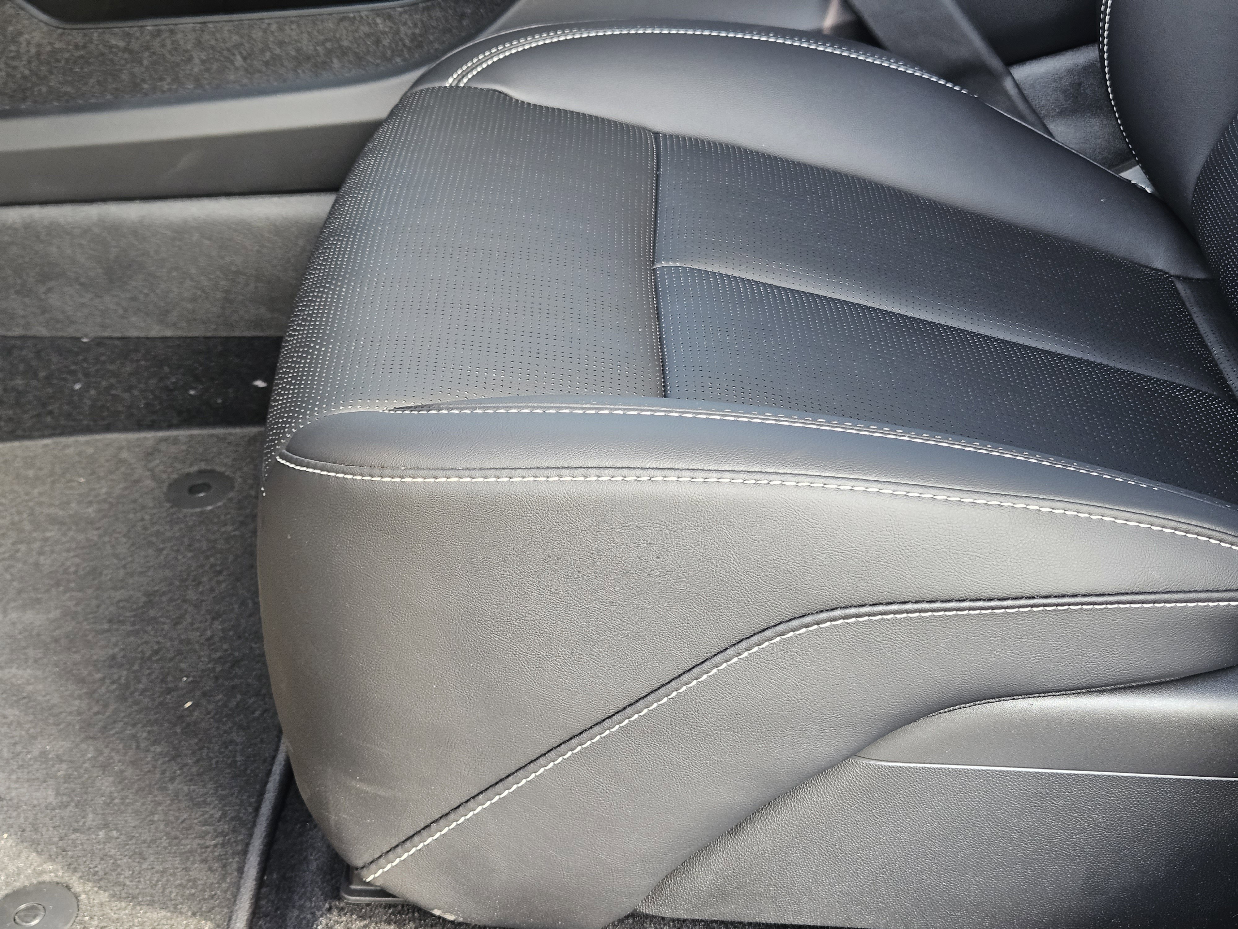 New 2026 Cadillac Optiq Sport 2 image 17