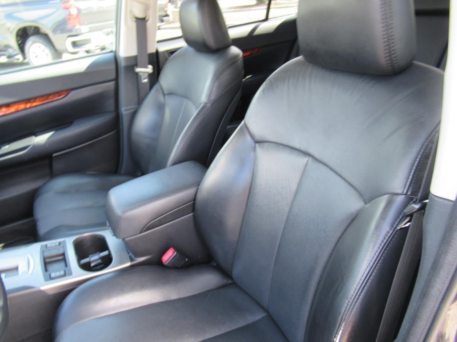 Used 2011 Subaru Outback 2.5i Limited AWD/4WD image 19