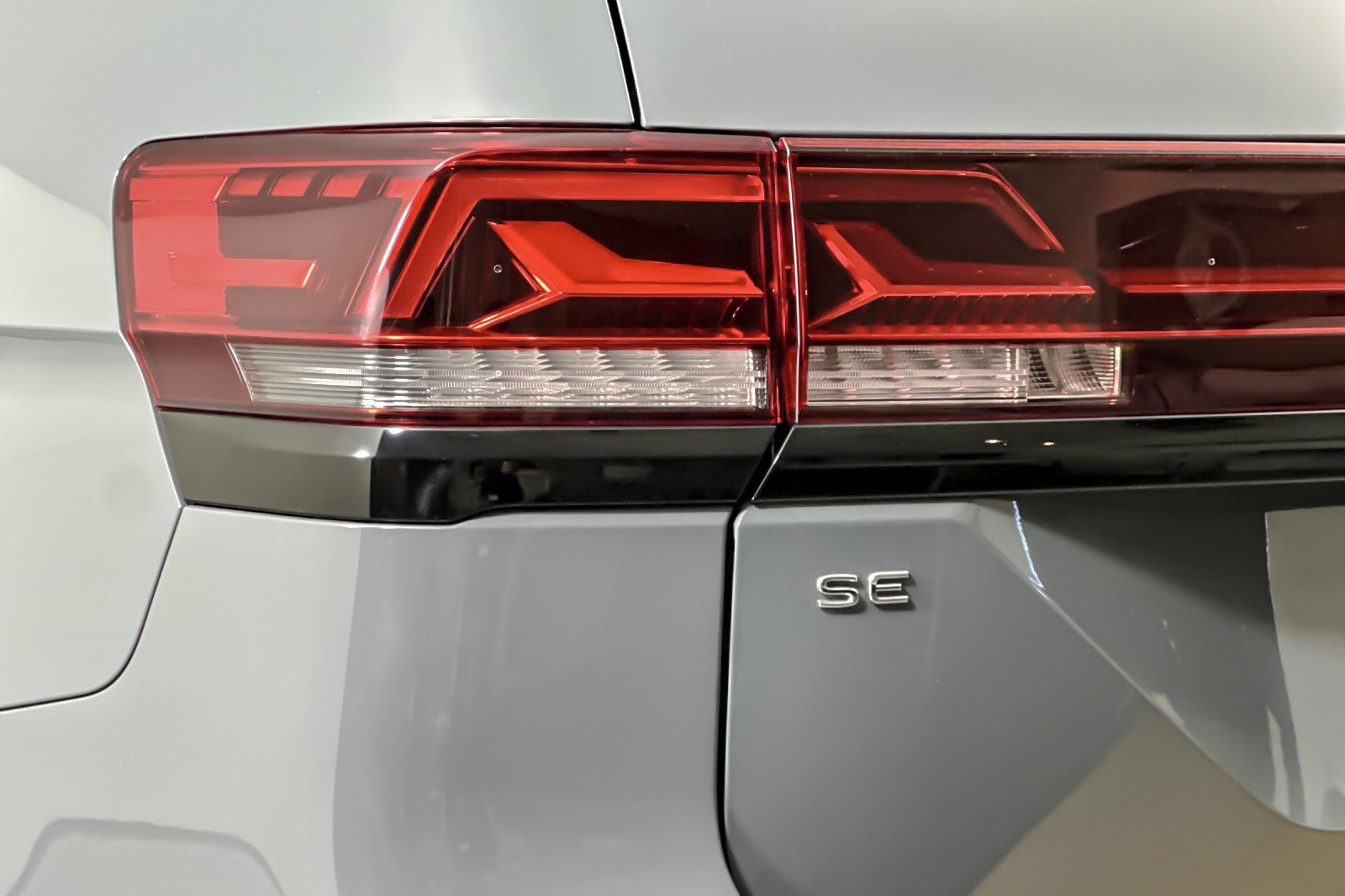 Used 2024 Volkswagen Atlas Peak Edition SE image 26