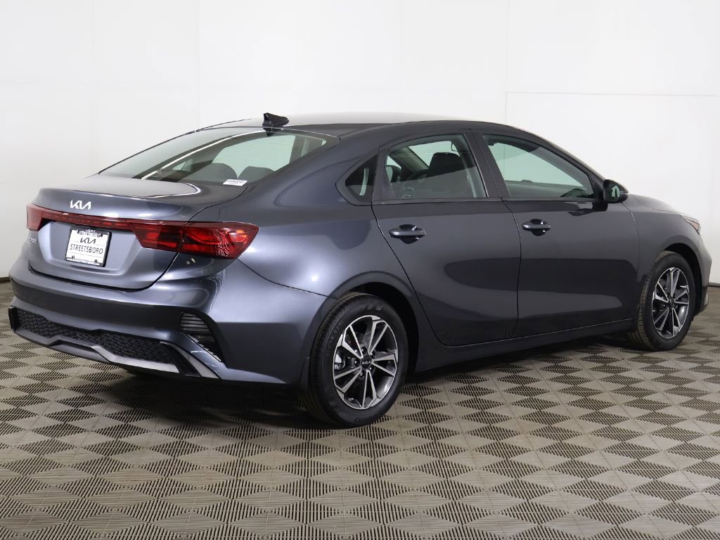 Used 2023 Kia Forte LXS w/ LXS Technology Package image 9