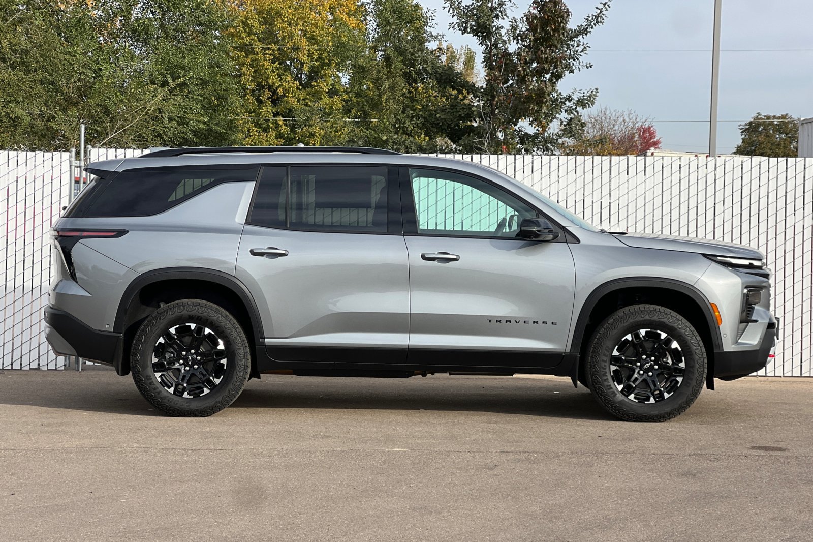 New 2027 Chevrolet Traverse Z71 w/ Enhanced Driving Package AWD/4WD image 3