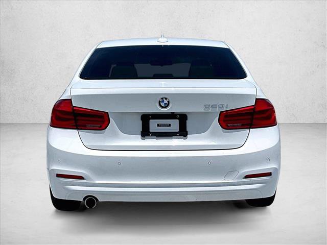 Used 2016 BMW 320i Sedan RWD image 4