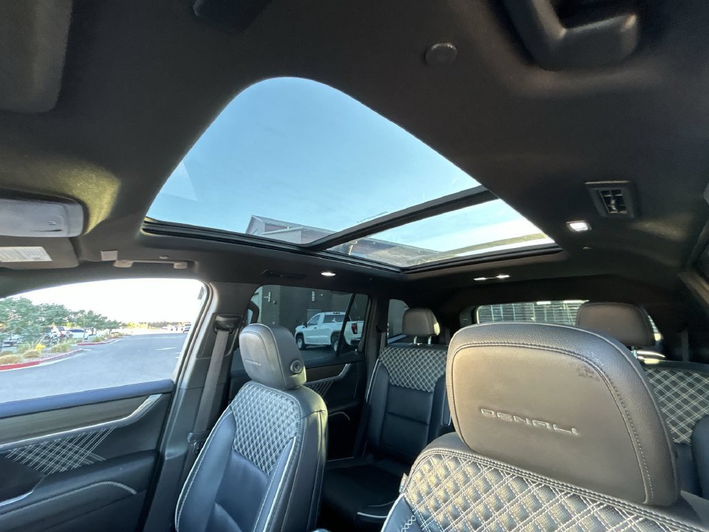 Used 2025 GMC Acadia Denali FWD image 19
