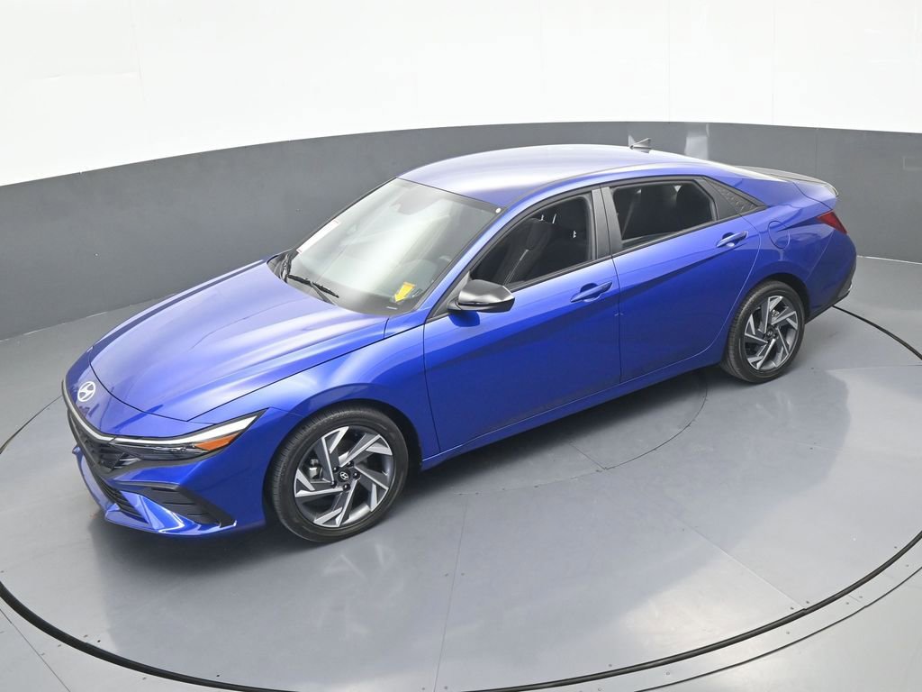 Used 2025 Hyundai Elantra Sport image 39