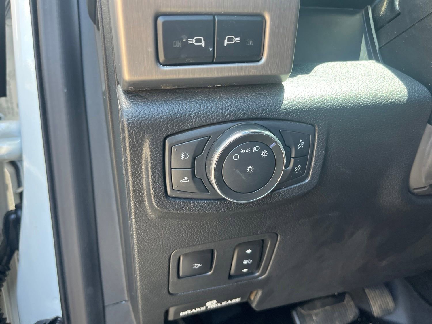 Used 2021 Ford F250 Platinum w/ FX4 Off-Road Package AWD/4WD image 7