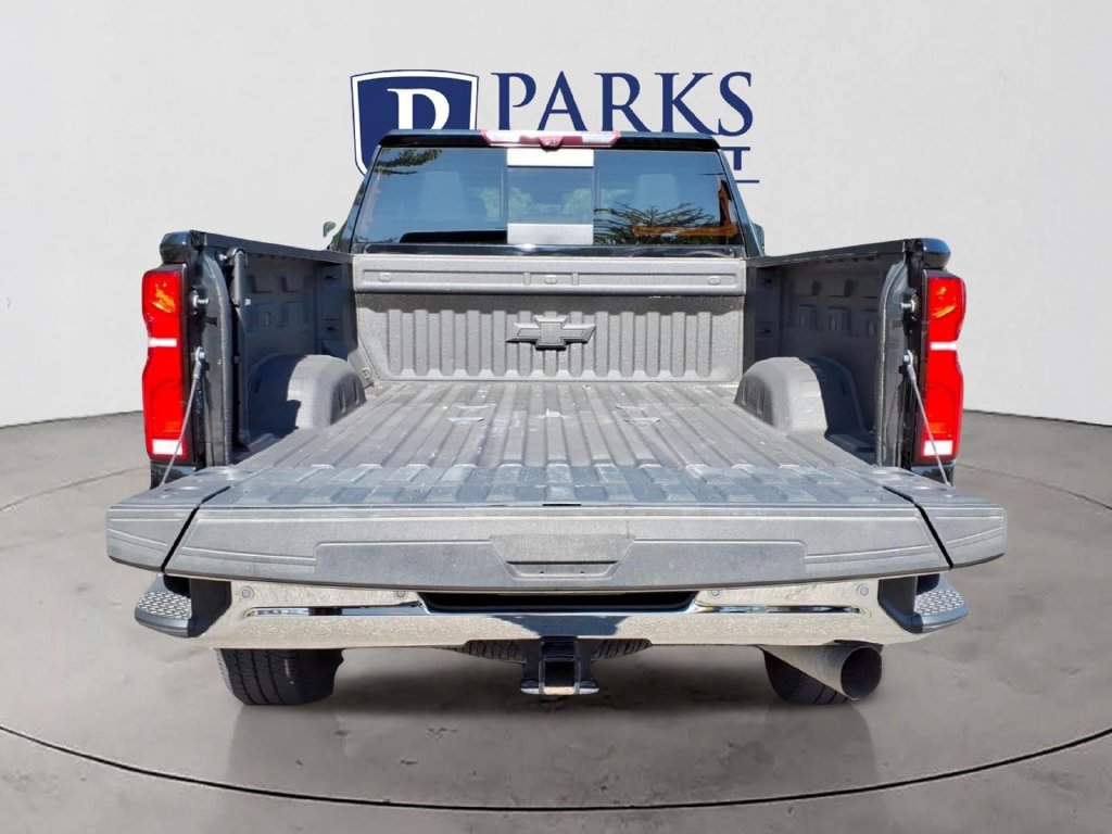Used 2024 Chevrolet Silverado 2500 LTZ w/ LTZ Plus Package AWD/4WD image 30