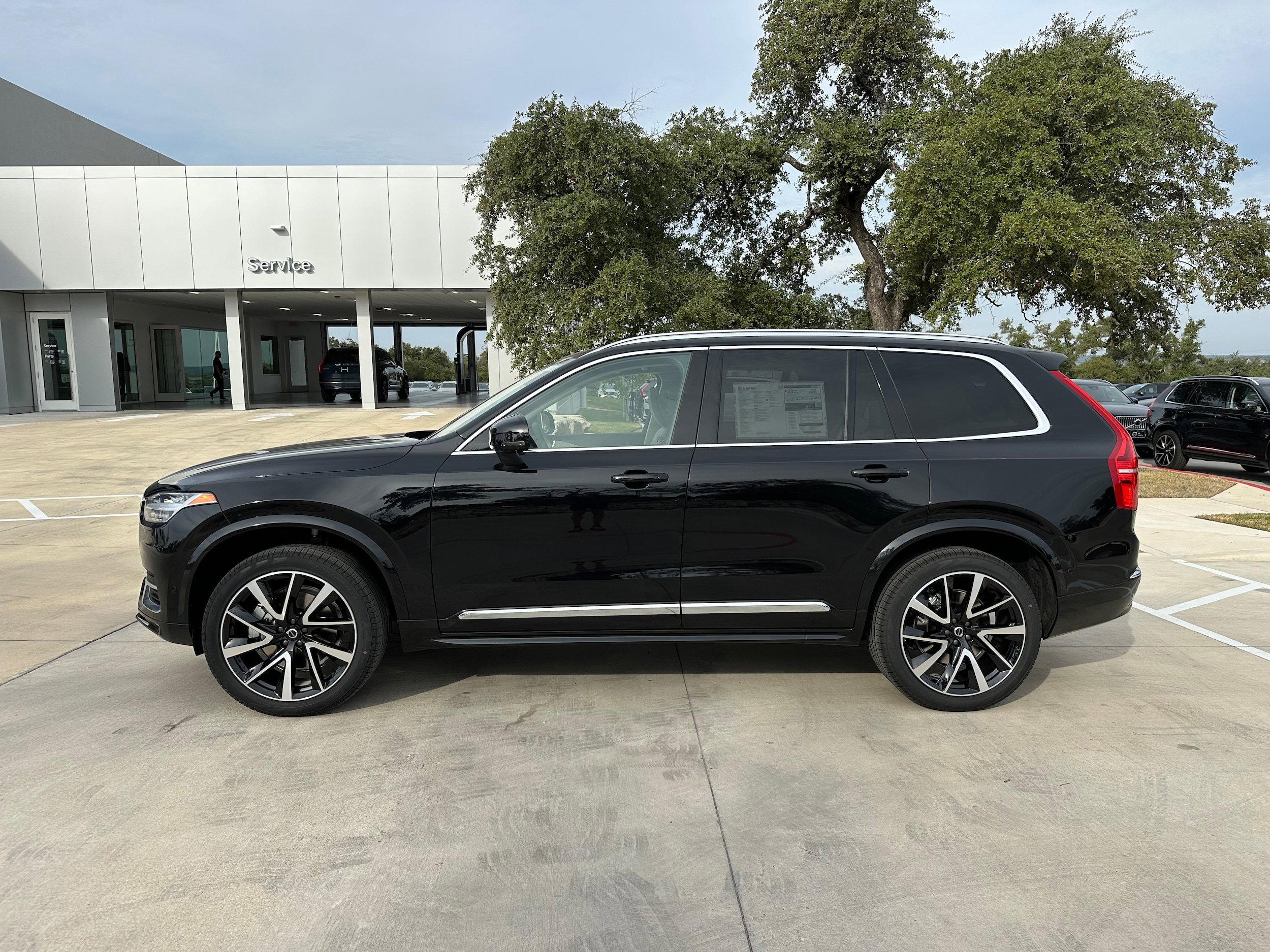 Used 2025 Volvo XC90 B6 Plus w/ Protection Package Premier AWD/4WD image 3