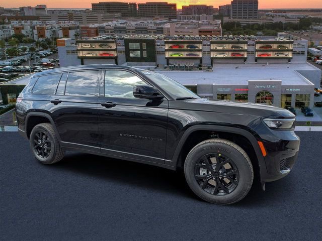 New 2025 Jeep Grand Cherokee L Laredo image 1