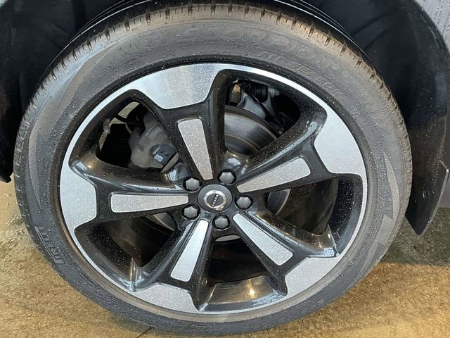 Used 2019 Volvo XC40 T5 Momentum image 11