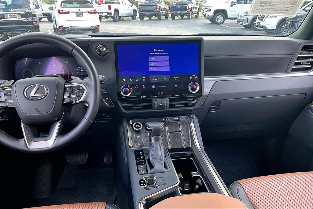 Used 2025 Lexus GX 550 w/ Accessory Package (2T) AWD/4WD image 8