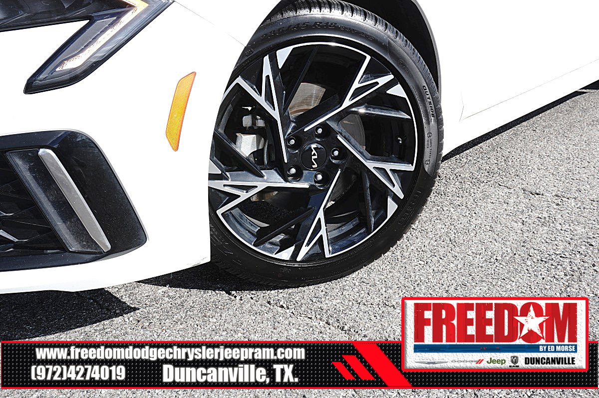 Used 2025 Kia K5 GT-Line w/ GT-Line Premium Package FWD image 9