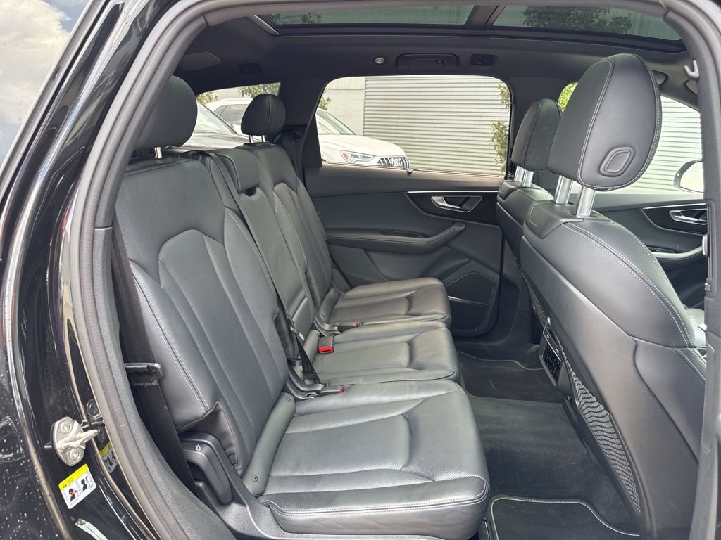 Used 2025 Audi Q7 3.0T Prestige w/ Prestige Package image 19