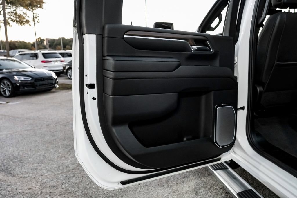 Used 2024 Chevrolet Silverado 3500 High Country w/ High Country Premium Package image 41