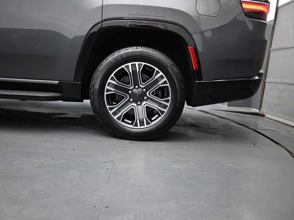 Used 2024 Jeep Wagoneer 4WD w/ Premium Group I image 26