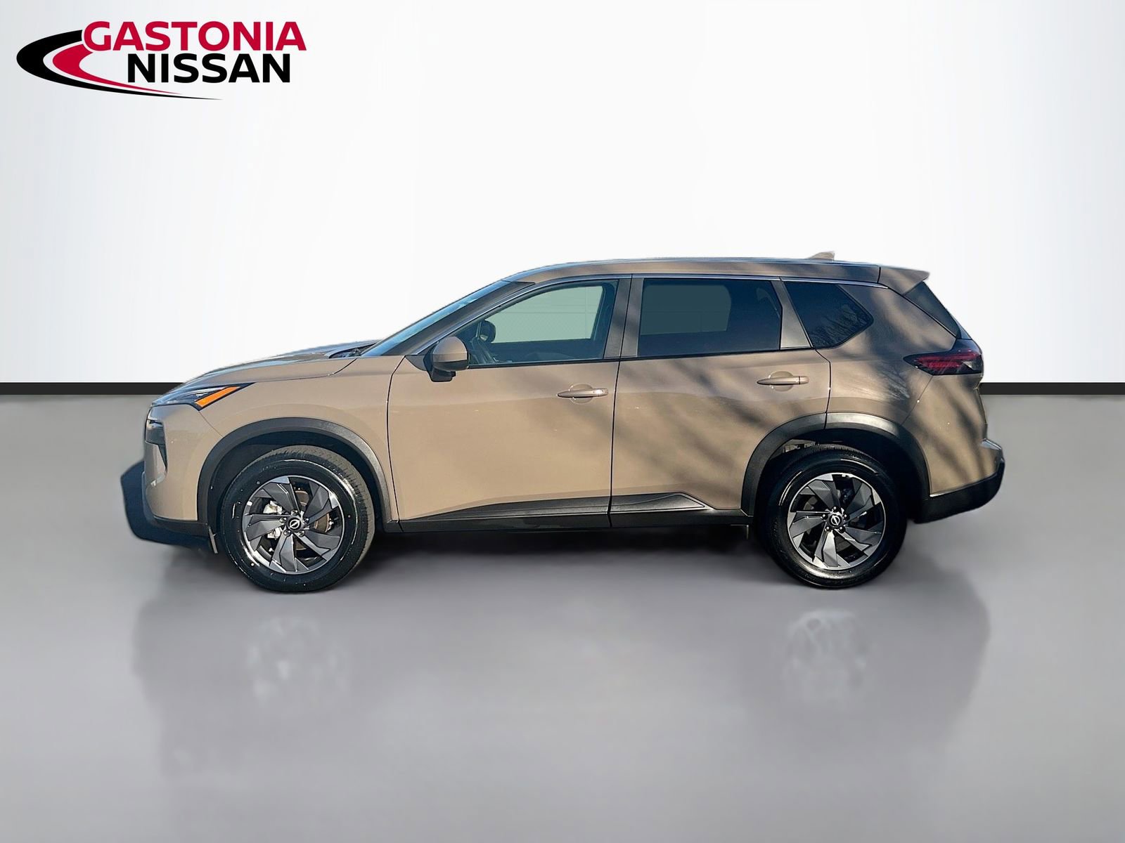 Used 2025 Nissan Rogue SV image 5