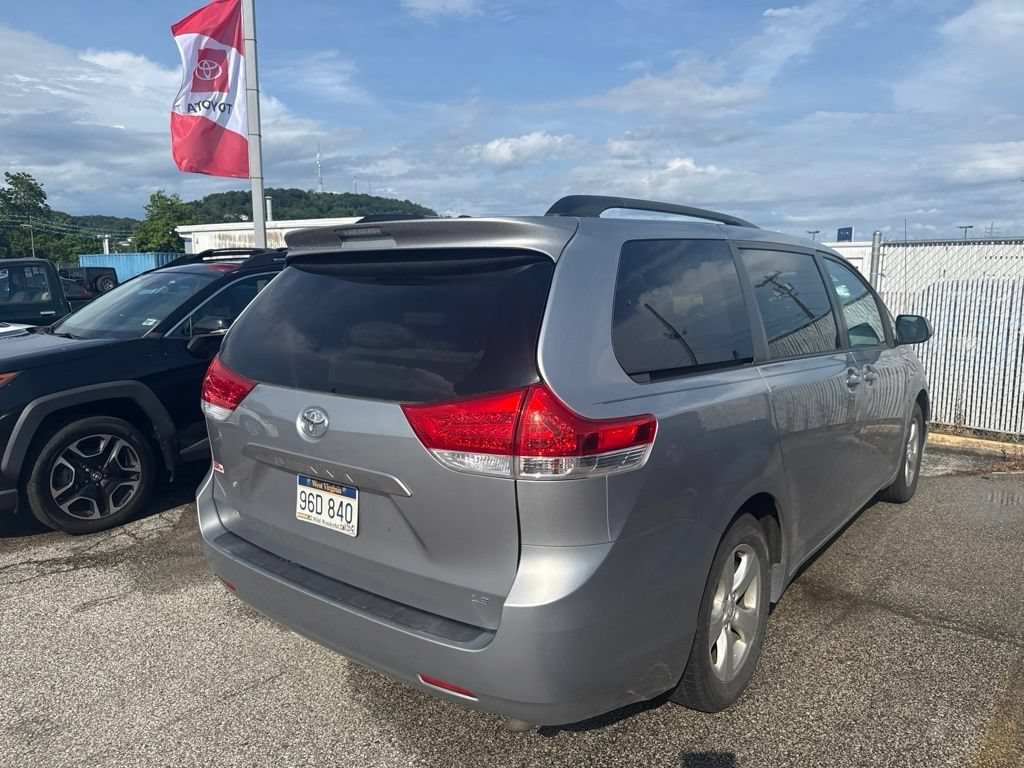 Used 2013 Toyota Sienna LE FWD image 4