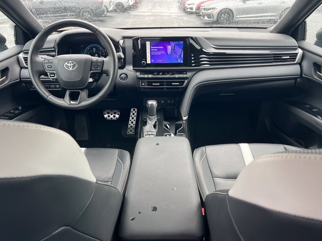 Used 2025 Toyota Camry SE FWD image 14