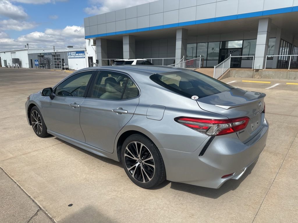 Used 2018 Toyota Camry SE FWD image 26