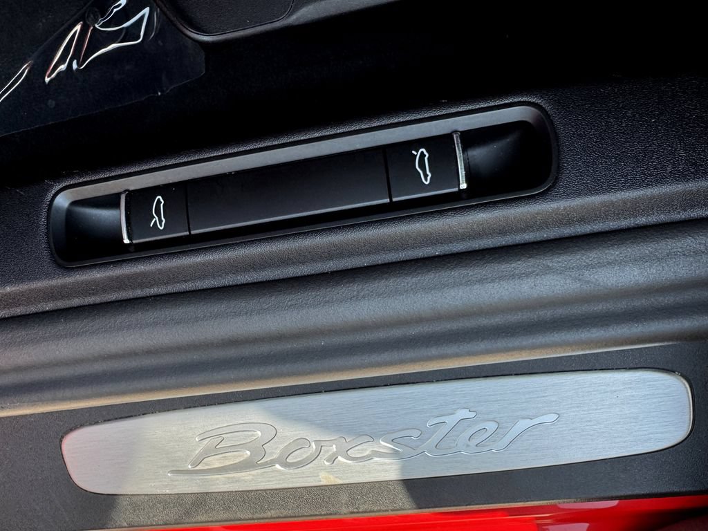 Used 2018 Porsche 718 Boxster RWD image 16