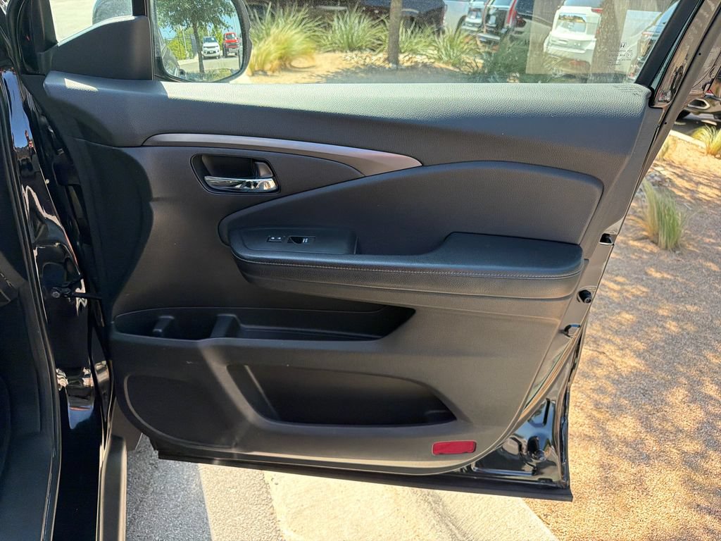 Used 2017 Honda Ridgeline RTL-T image 36