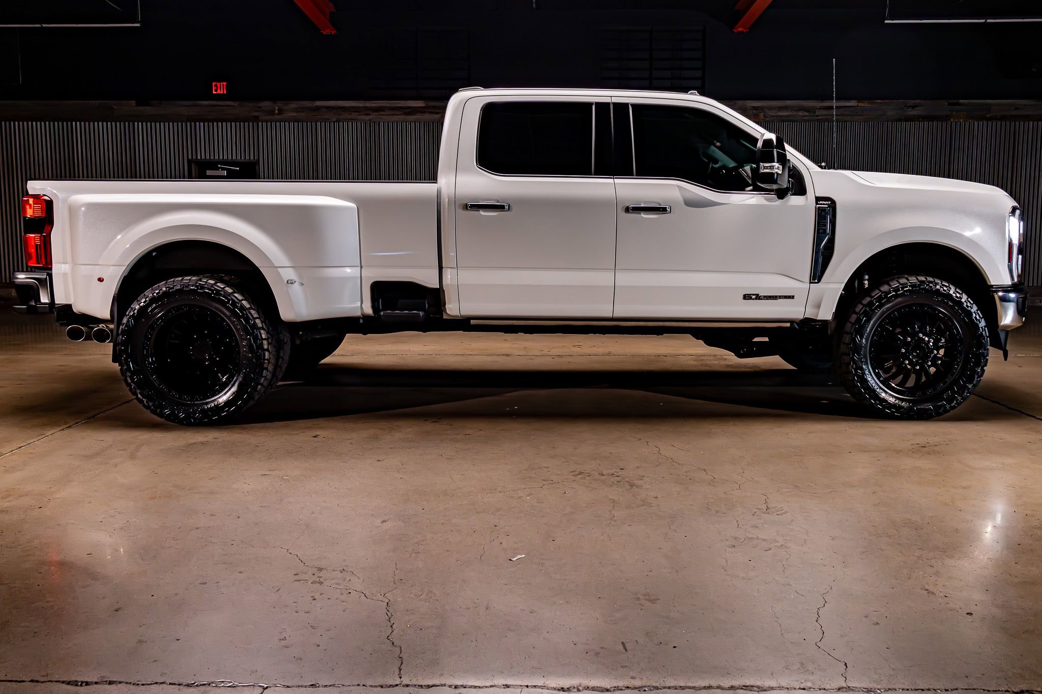 Used 2024 Ford F350 Lariat w/ Lariat Ultimate Package image 11