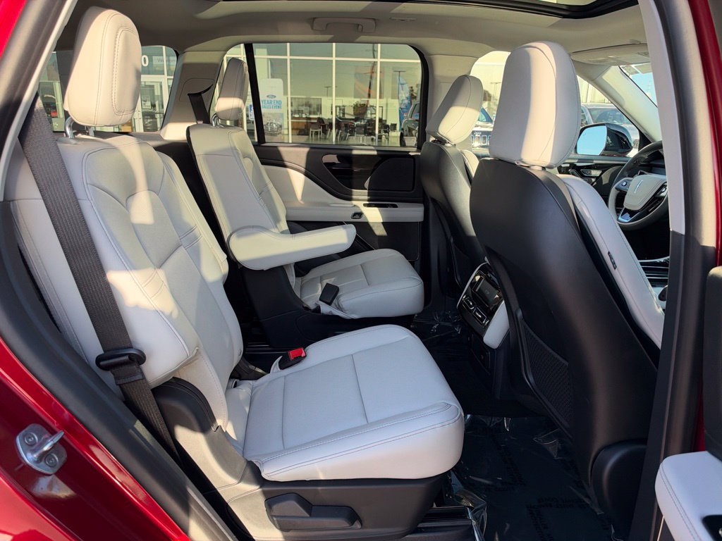 New 2027 Lincoln Aviator AWD image 15