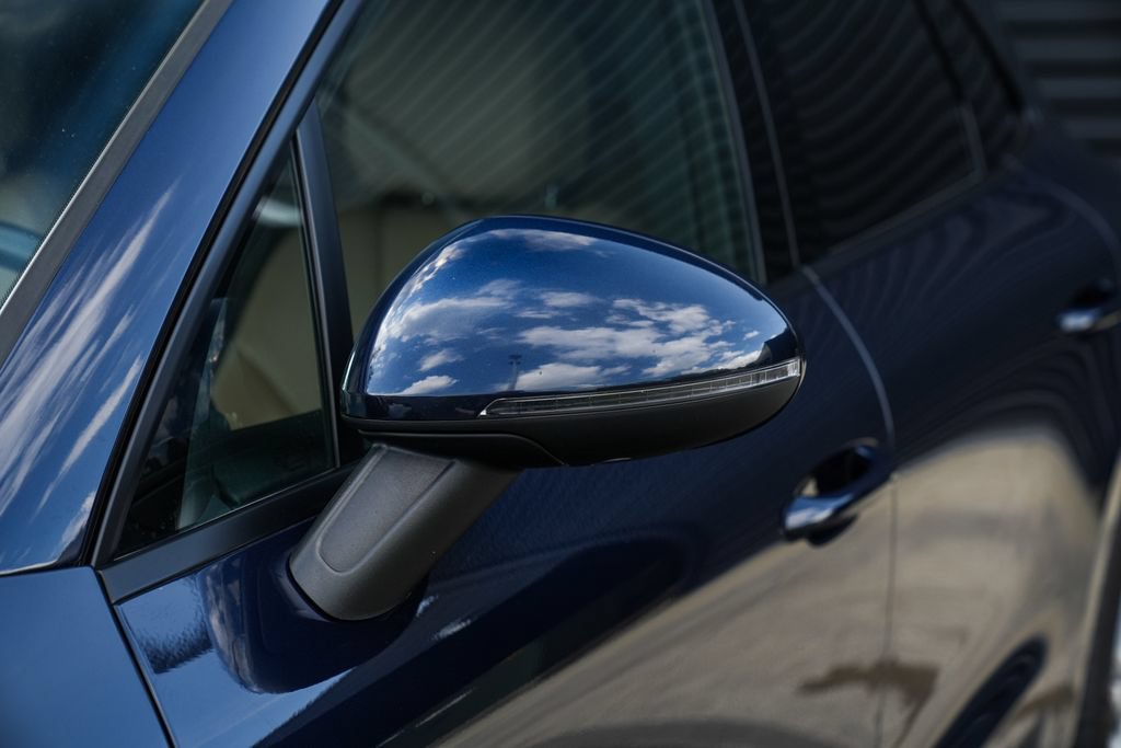 Certified 2021 Porsche Macan AWD/4WD image 9