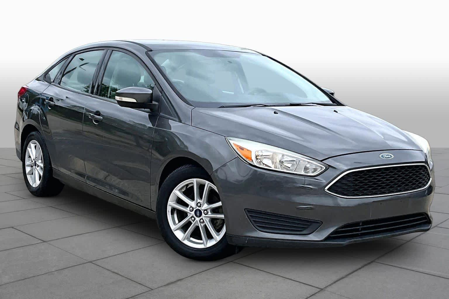 Used 2015 Ford Focus SE image 3