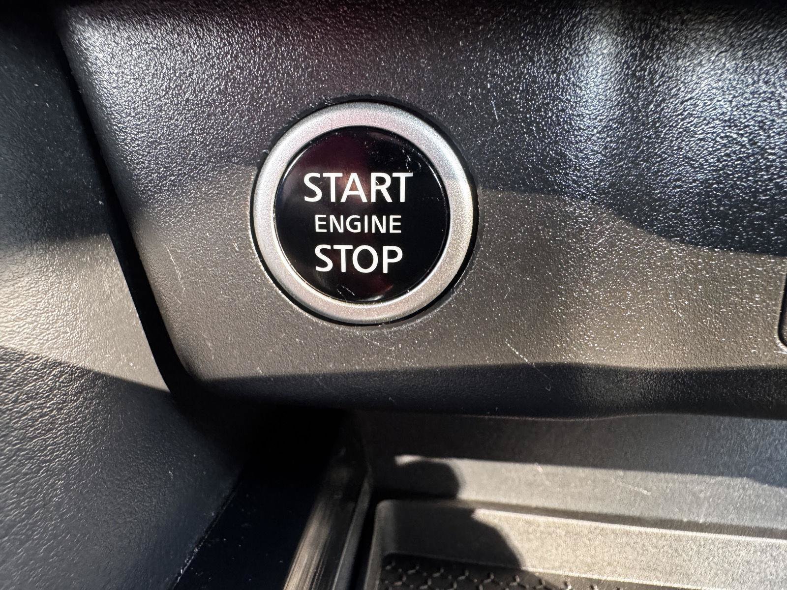 Used 2023 Nissan Rogue SV AWD/4WD image 26